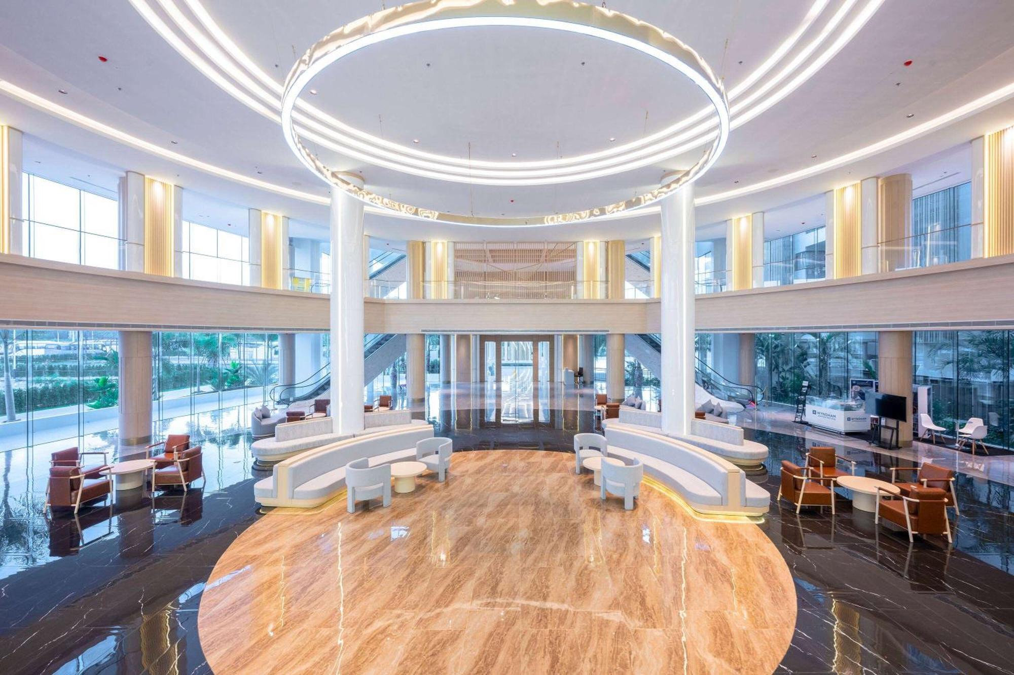 Отель Wyndham Jomtien Pattaya На Джомтьен Экстерьер фото