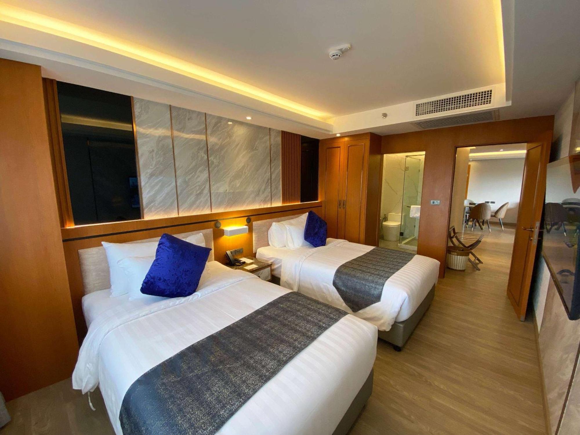 Отель Wyndham Jomtien Pattaya На Джомтьен Экстерьер фото