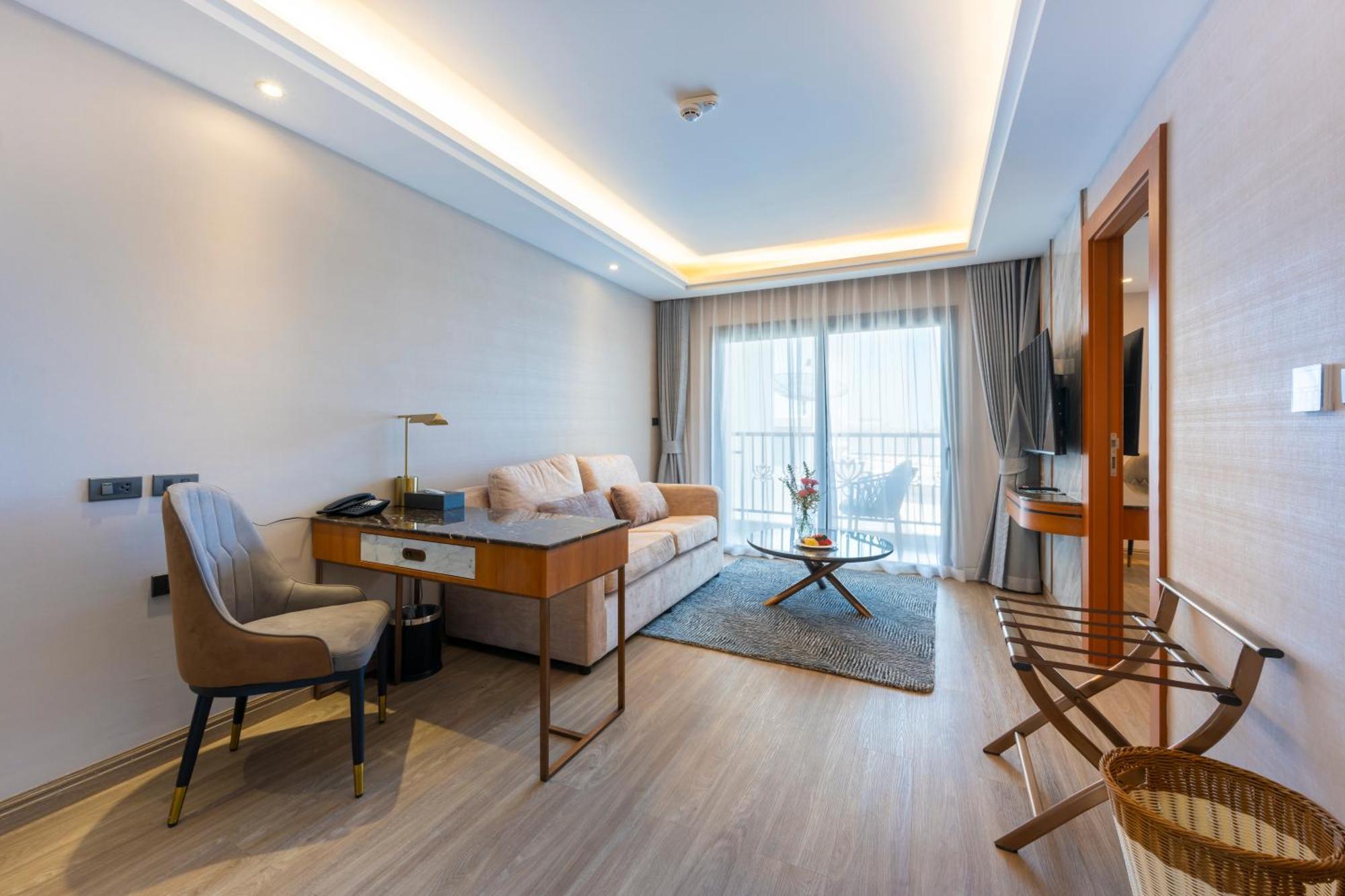 Отель Wyndham Jomtien Pattaya На Джомтьен Экстерьер фото
