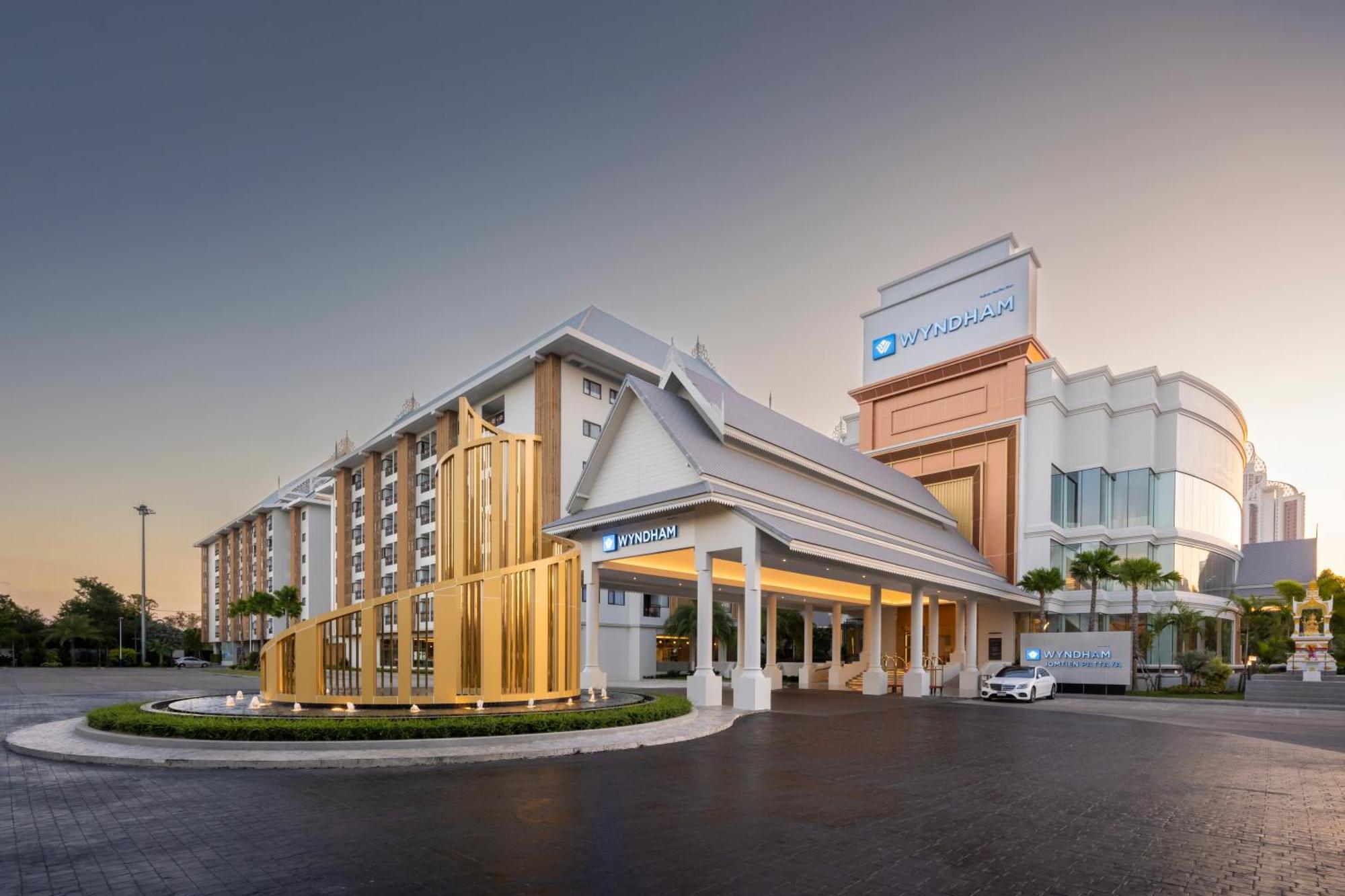 Отель Wyndham Jomtien Pattaya На Джомтьен Экстерьер фото