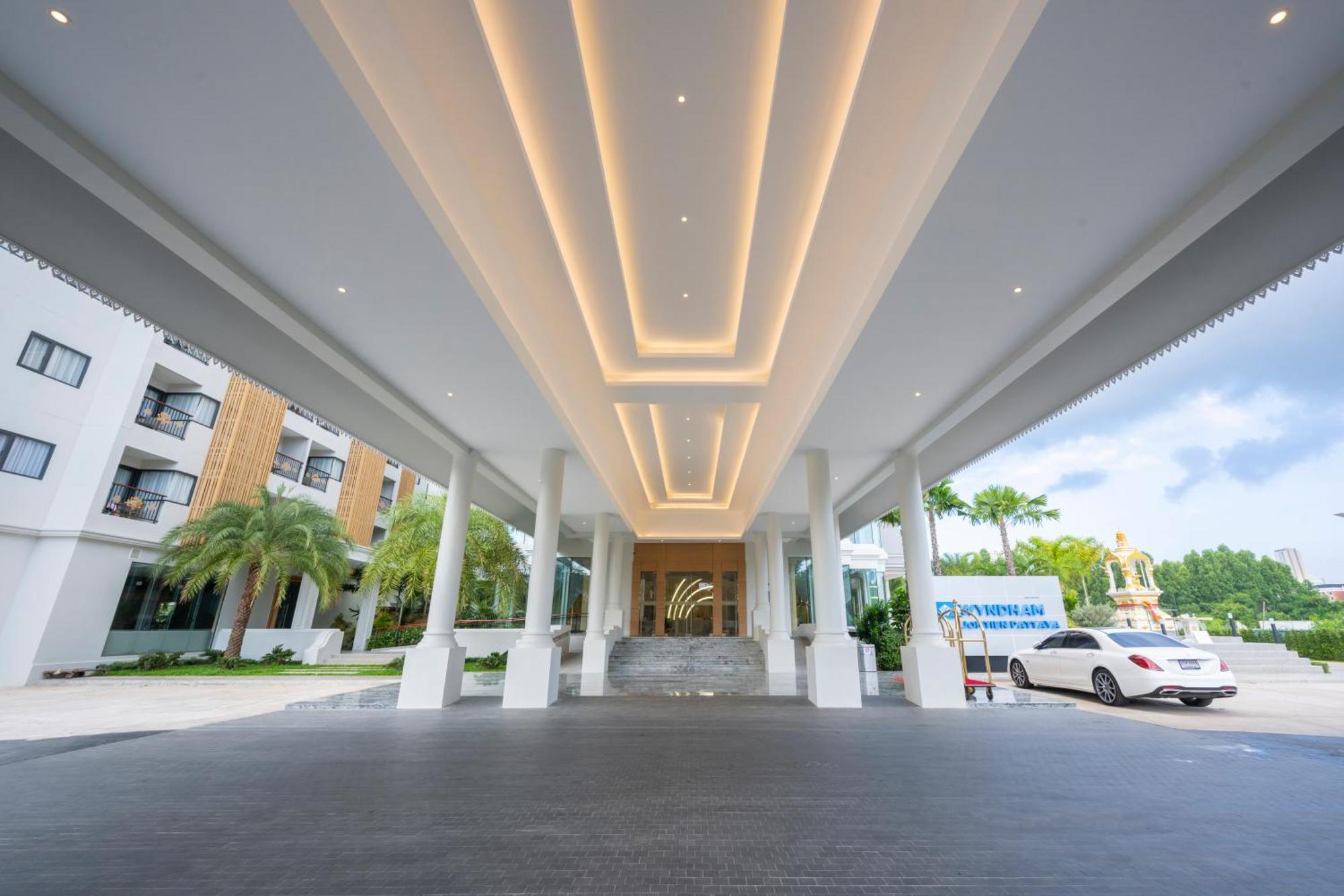 Отель Wyndham Jomtien Pattaya На Джомтьен Экстерьер фото